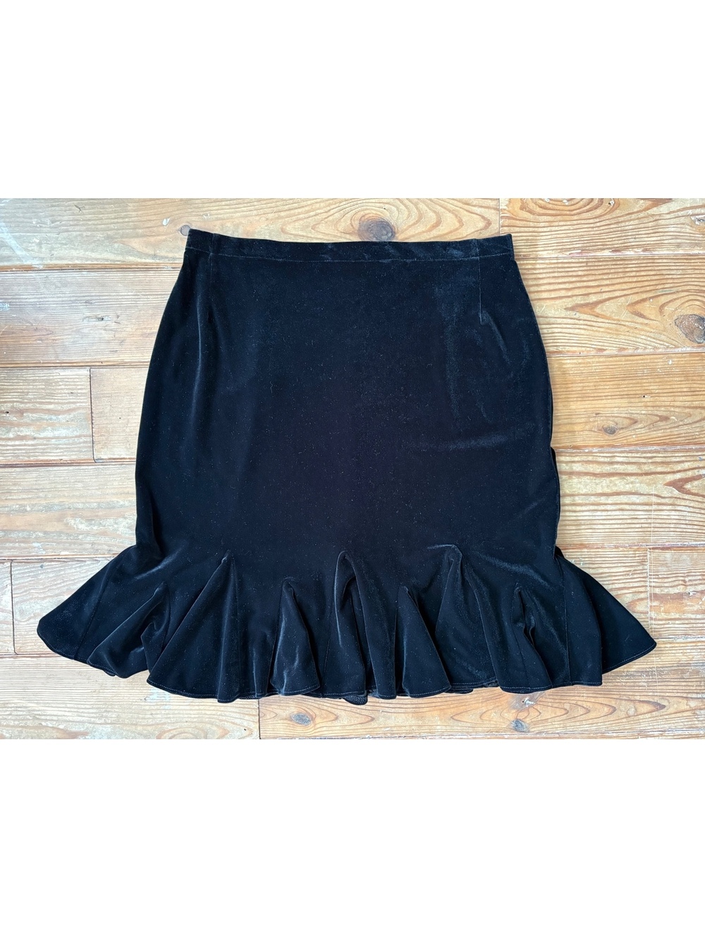 JS Collections Black Velvet Trumpet Midi Skirt Women’s Size 16 Flounce Hem